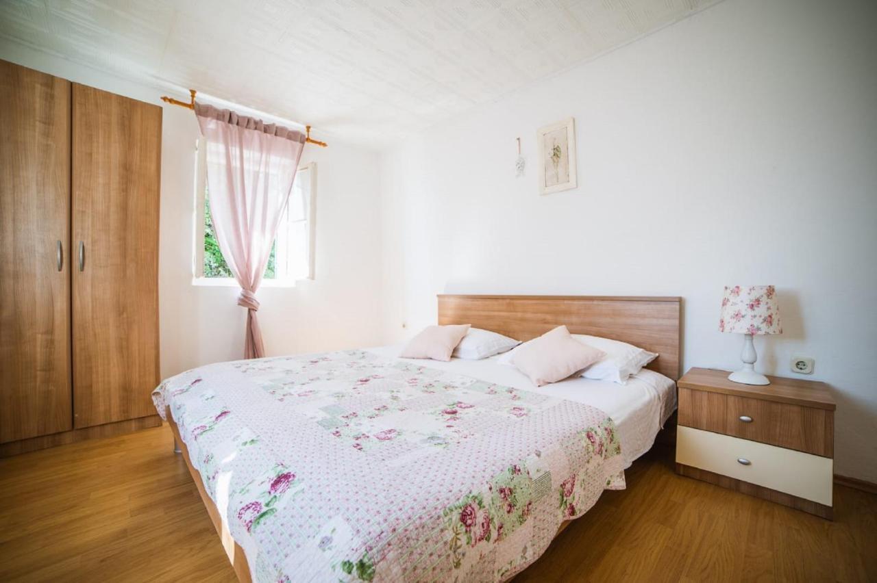 Holiday Home Potocinarka Potomje Ngoại thất bức ảnh