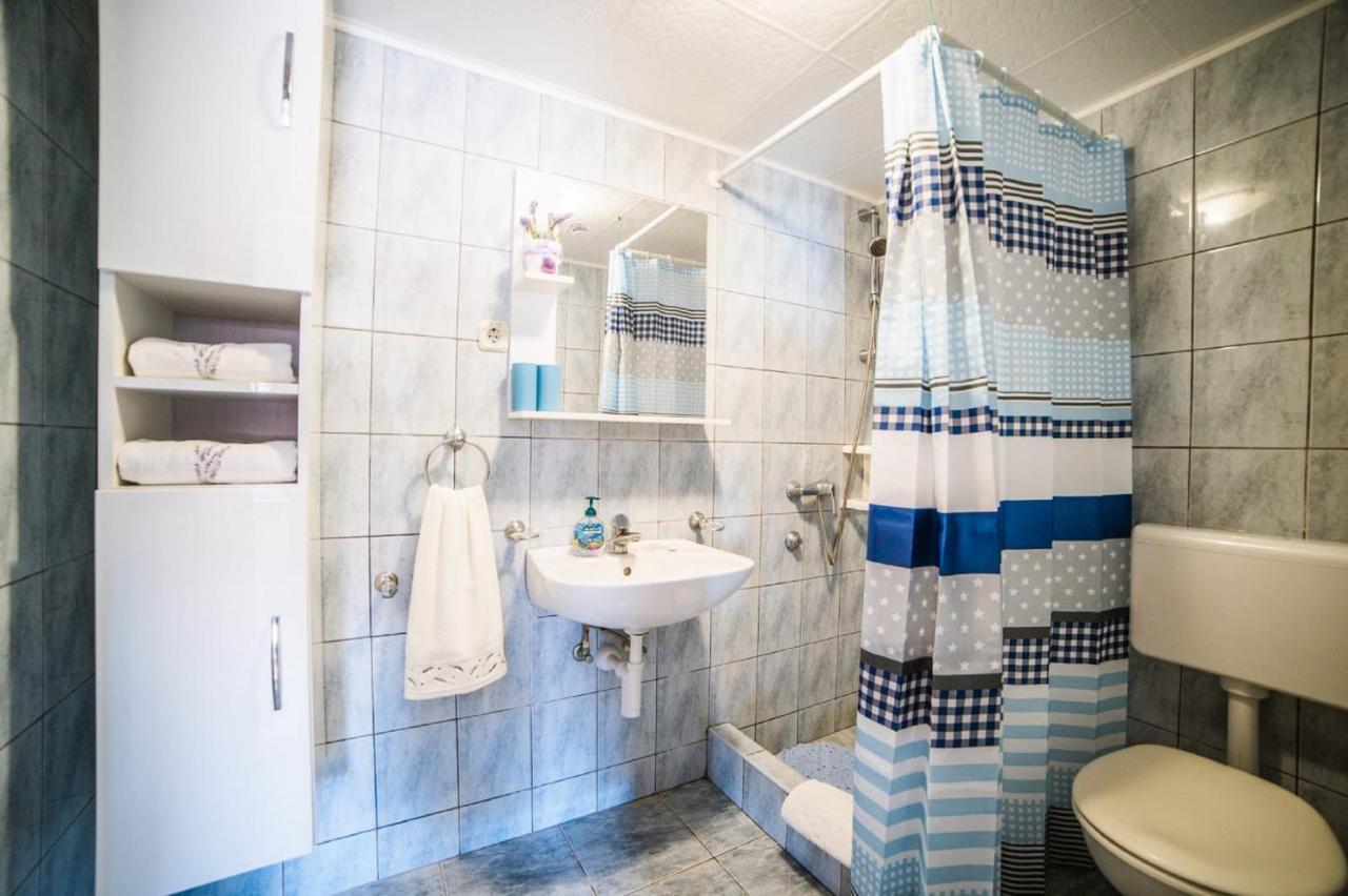 Holiday Home Potocinarka Potomje Ngoại thất bức ảnh